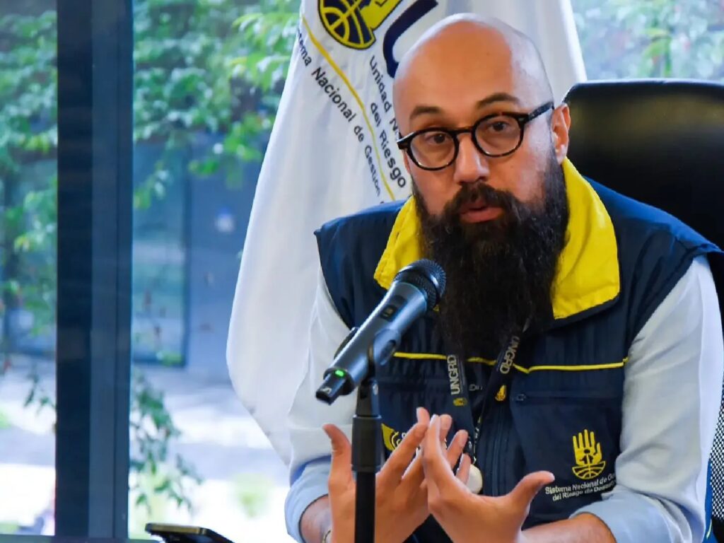 Procuraduría suspende a Carlos Carrillo, director de Gestión del Riesgo, por presunta participación indebida en política