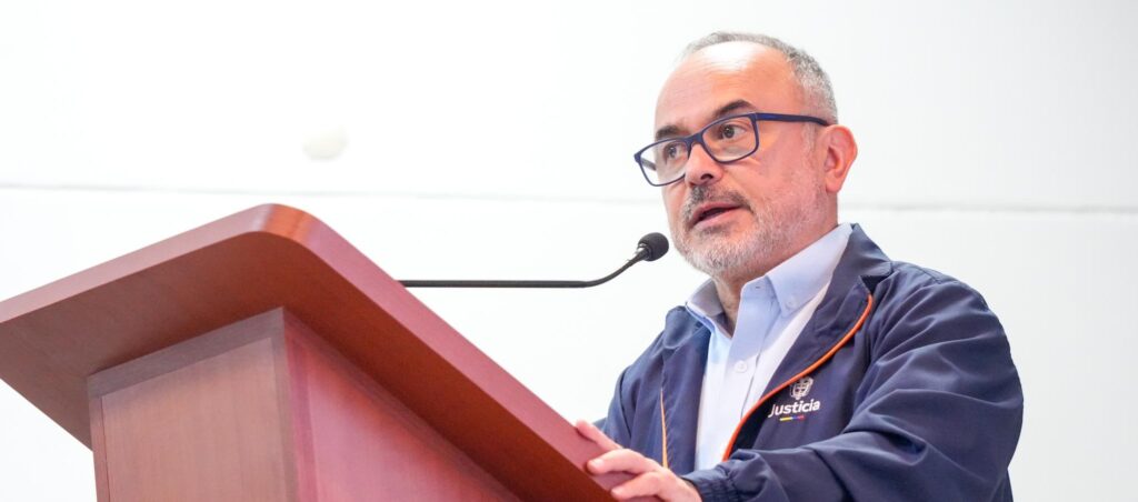 POR DIFERENCIAS CON EL MISMO GOBIERNO; SALE MINJUSTICIA