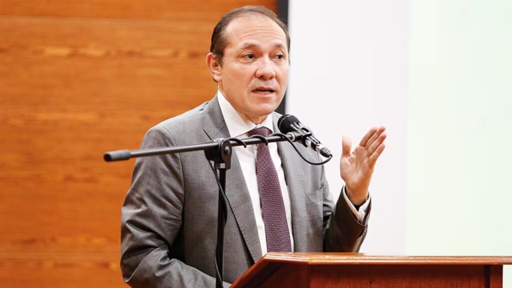 CINCO DIAS DE CARCEL PARA EL MINISTRO SANGUINO