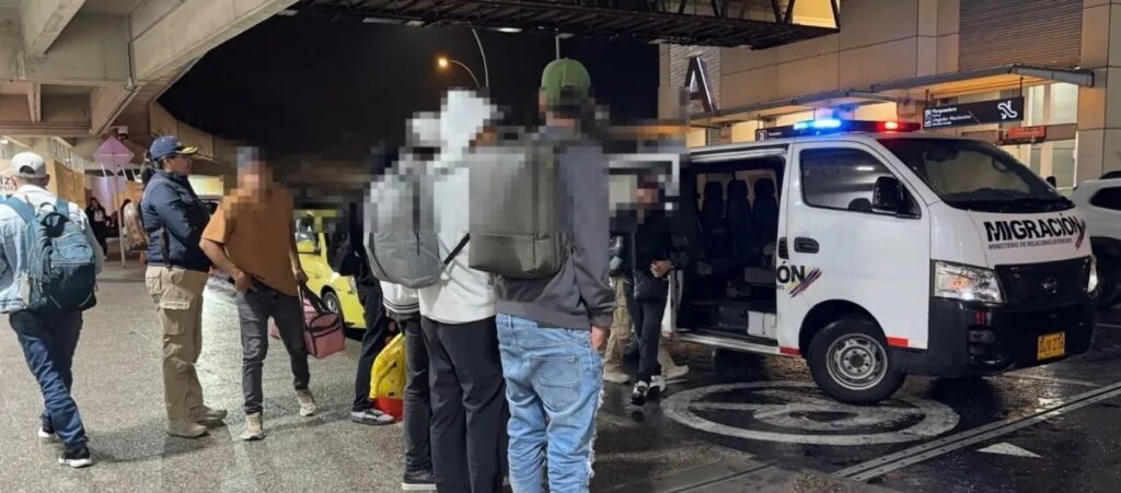 Expulsados nueve venezolanos de Colombia